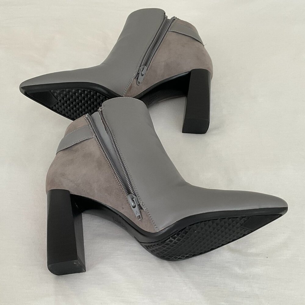 Aerosoles Final Word Grey Leather Ankle Boot w/ Gray Faux Suede / Size 8M (7.5)